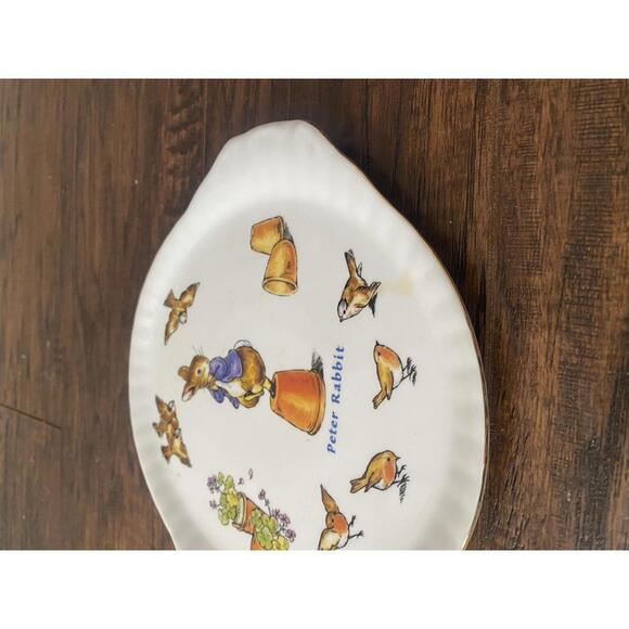 Beatrix Potter Peter Rabbit Gold Trim 2022 Porcelain Plate 8 in - Picture 3 of 5